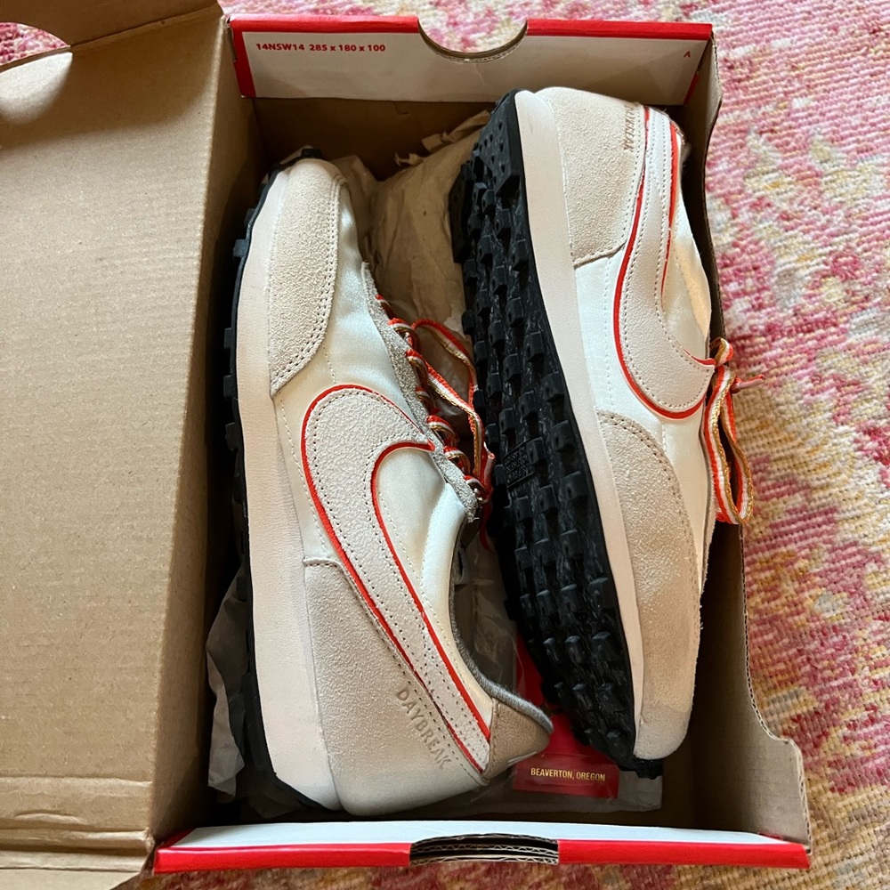 Nike Daybreak Sneakers Orange and Tan